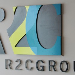 R2C Group Dimensional Sign